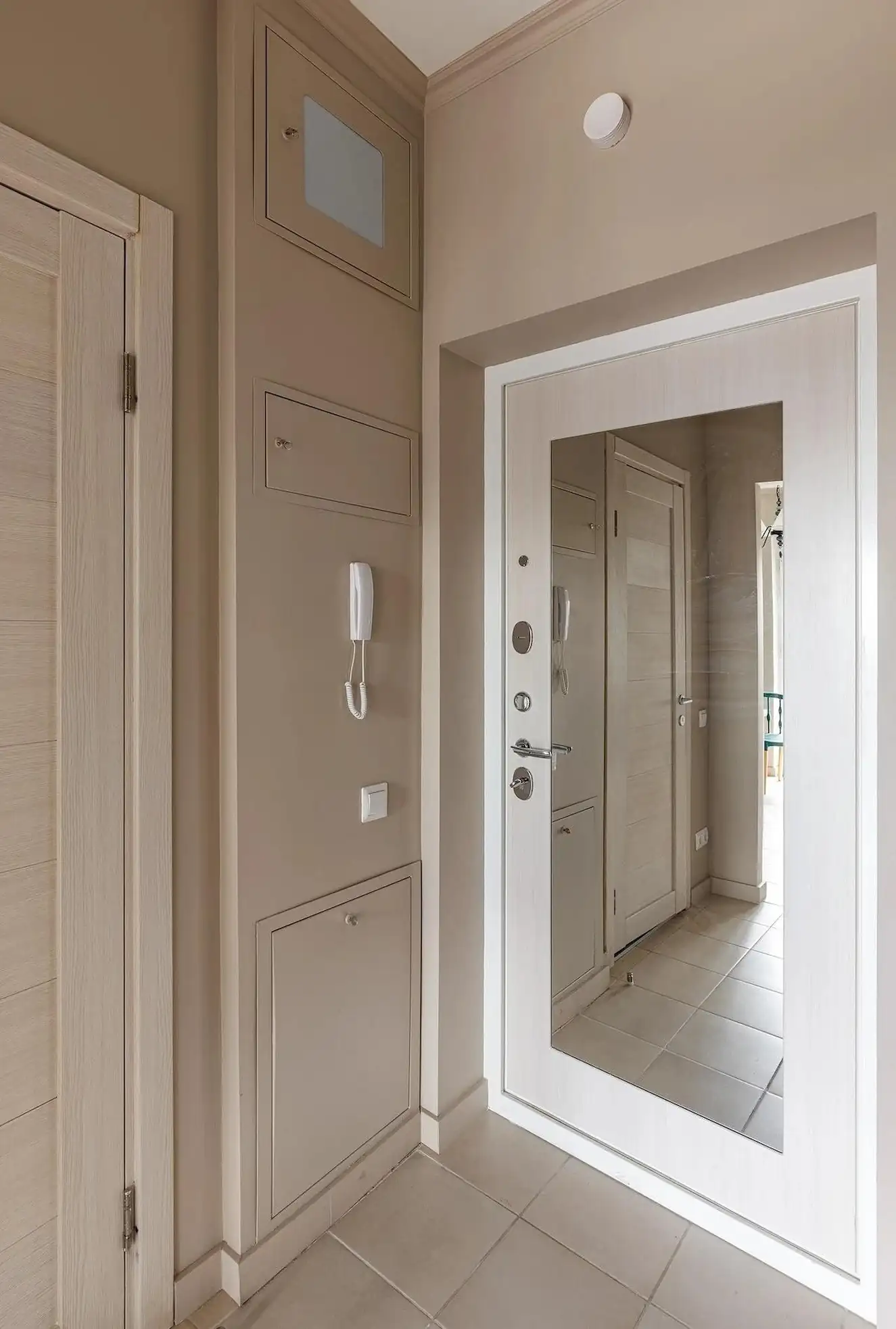 entrée avec miroir entrée avec miroir