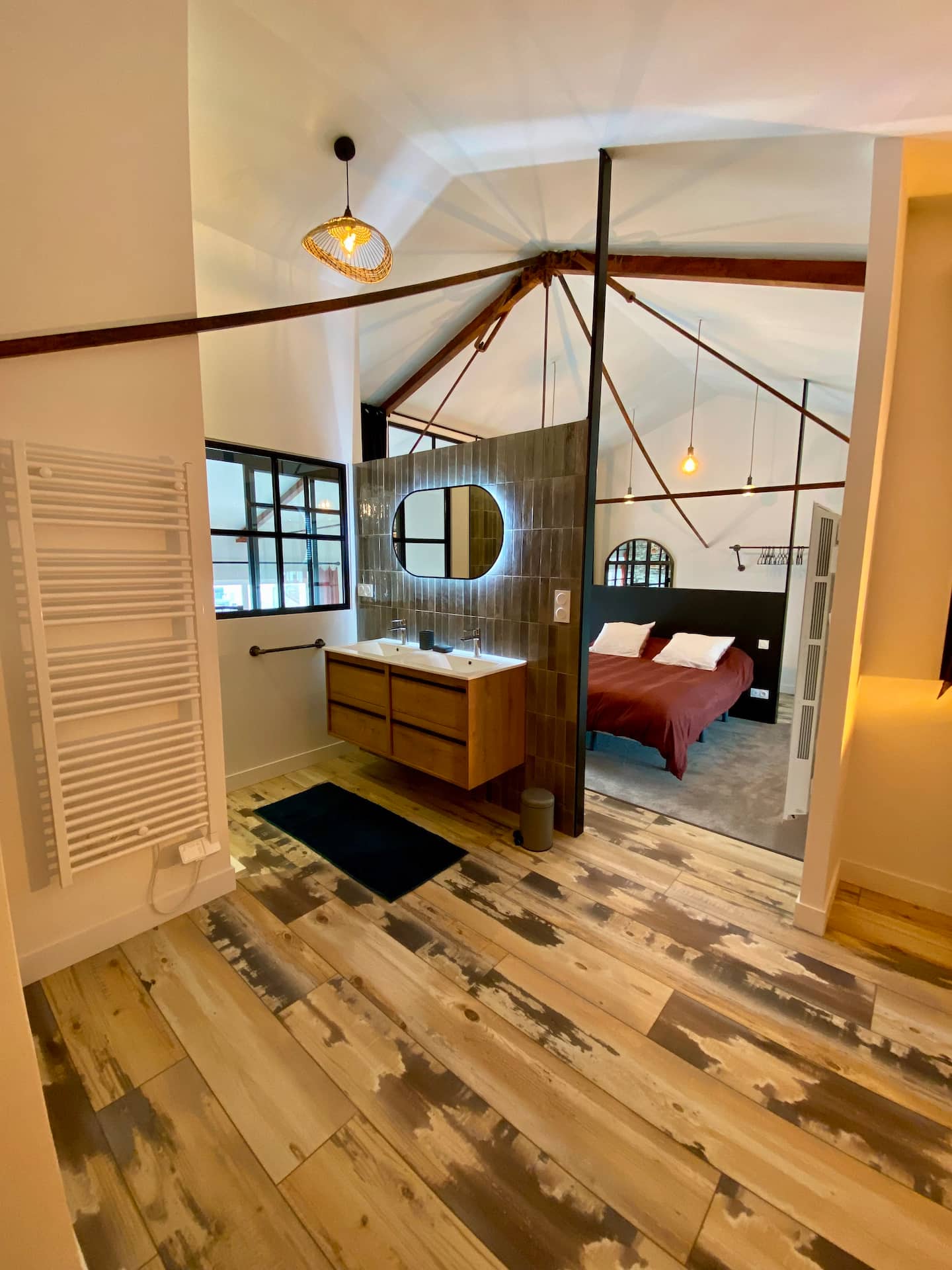 bedroom with bathroom industrial style in loft Royan France Atlantic Coast bedroom with bathroom industrial style in loft Royan France Atlantic Coast