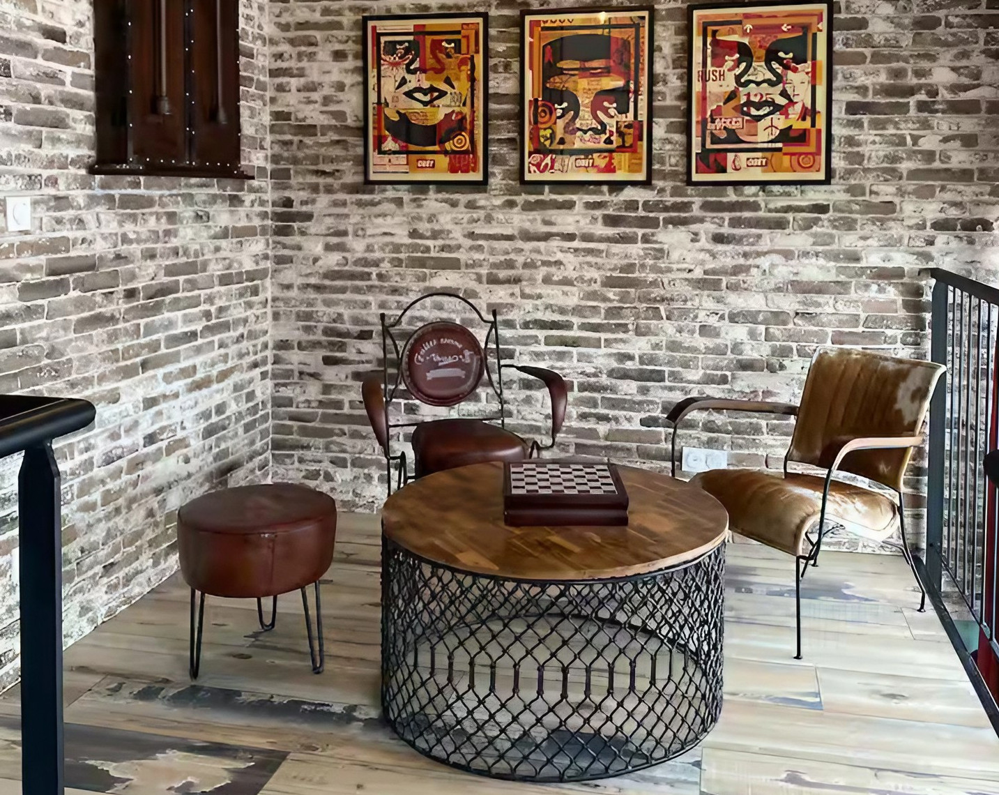 Un duplex à la rénovation spectaculaire dans une ancienne école à Royan