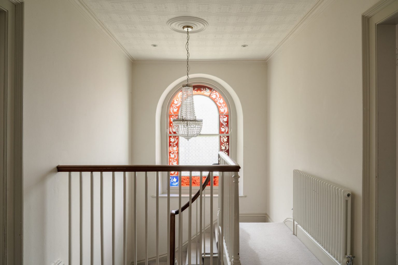 escalier avec fenêtre vitrail maison victorienne décoration vintage escalier avec fenêtre vitrail maison victorienne décoration vintage