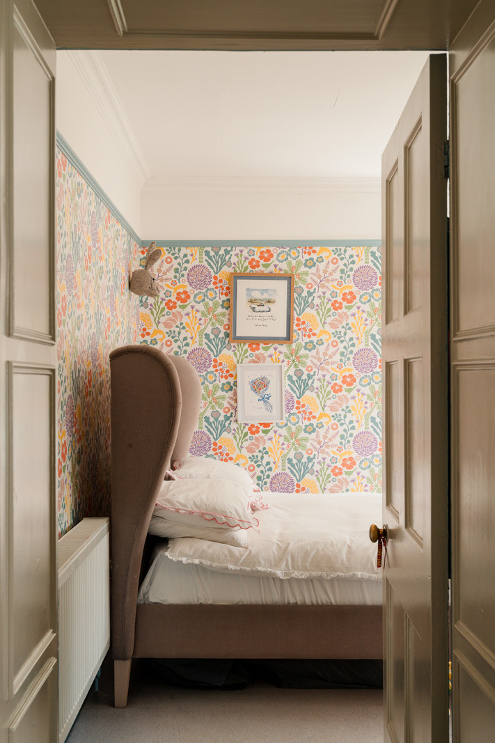 chambre papier-peint fleuri maison victorienne décoration vintage chambre papier-peint fleuri maison victorienne décoration vintage