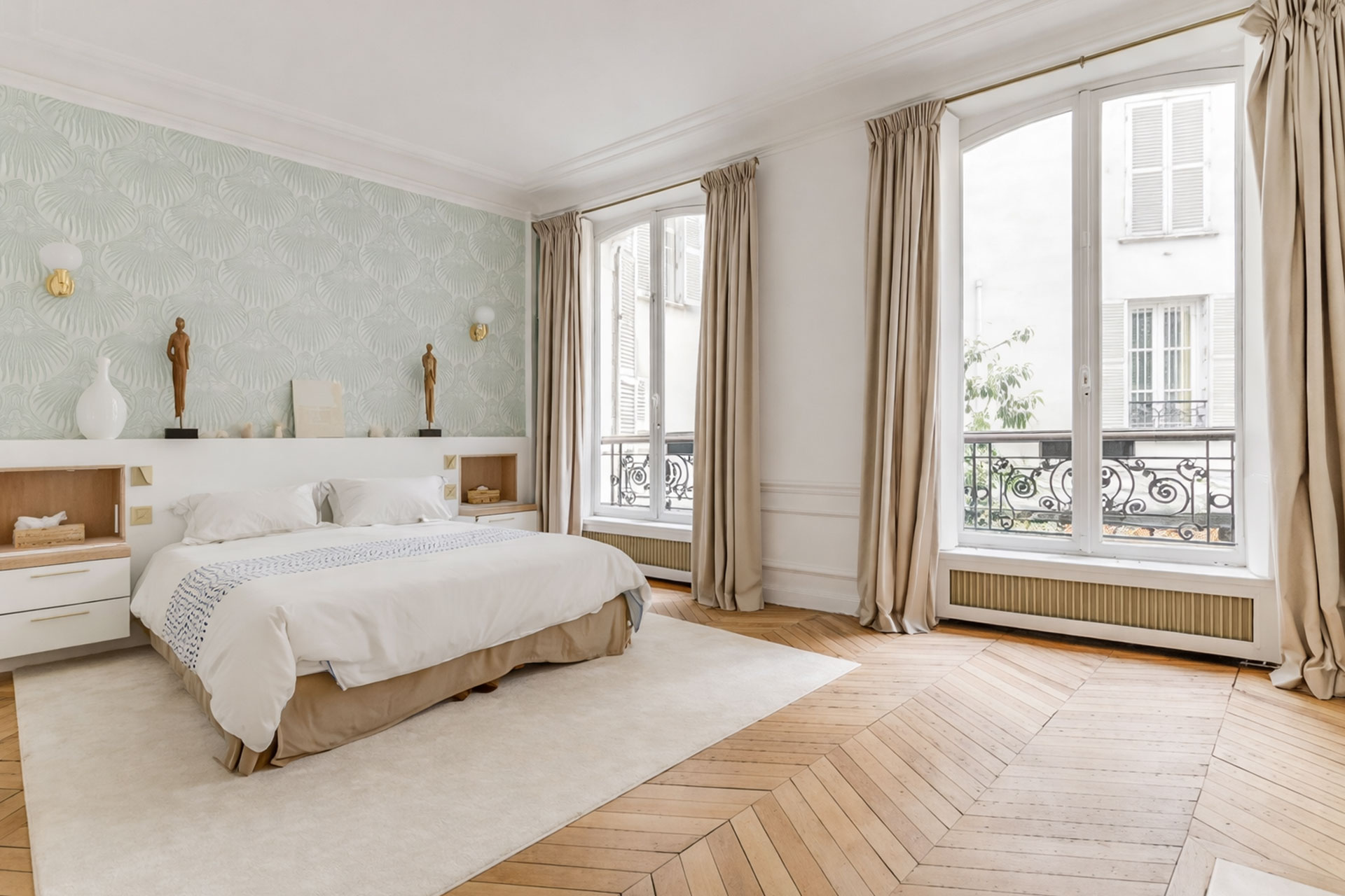 chambre décoration contemporaine appartement haussmannien avec une grande terrasse chambre décoration contemporaine appartement haussmannien avec une grande terrasse