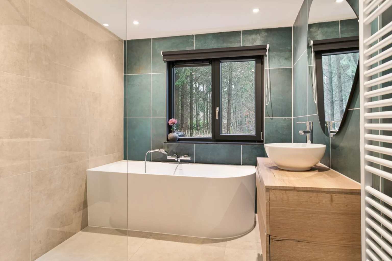 salle de bain design verte et beige
