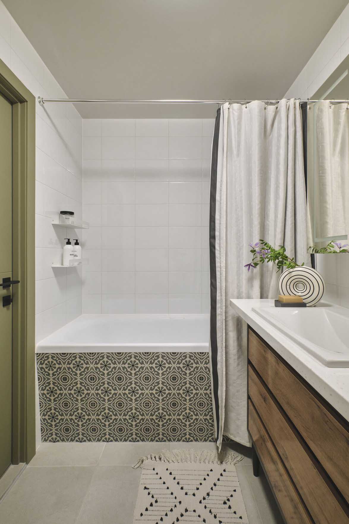salle de bain moderne avec machine à laver salle de bain moderne avec machine à laver