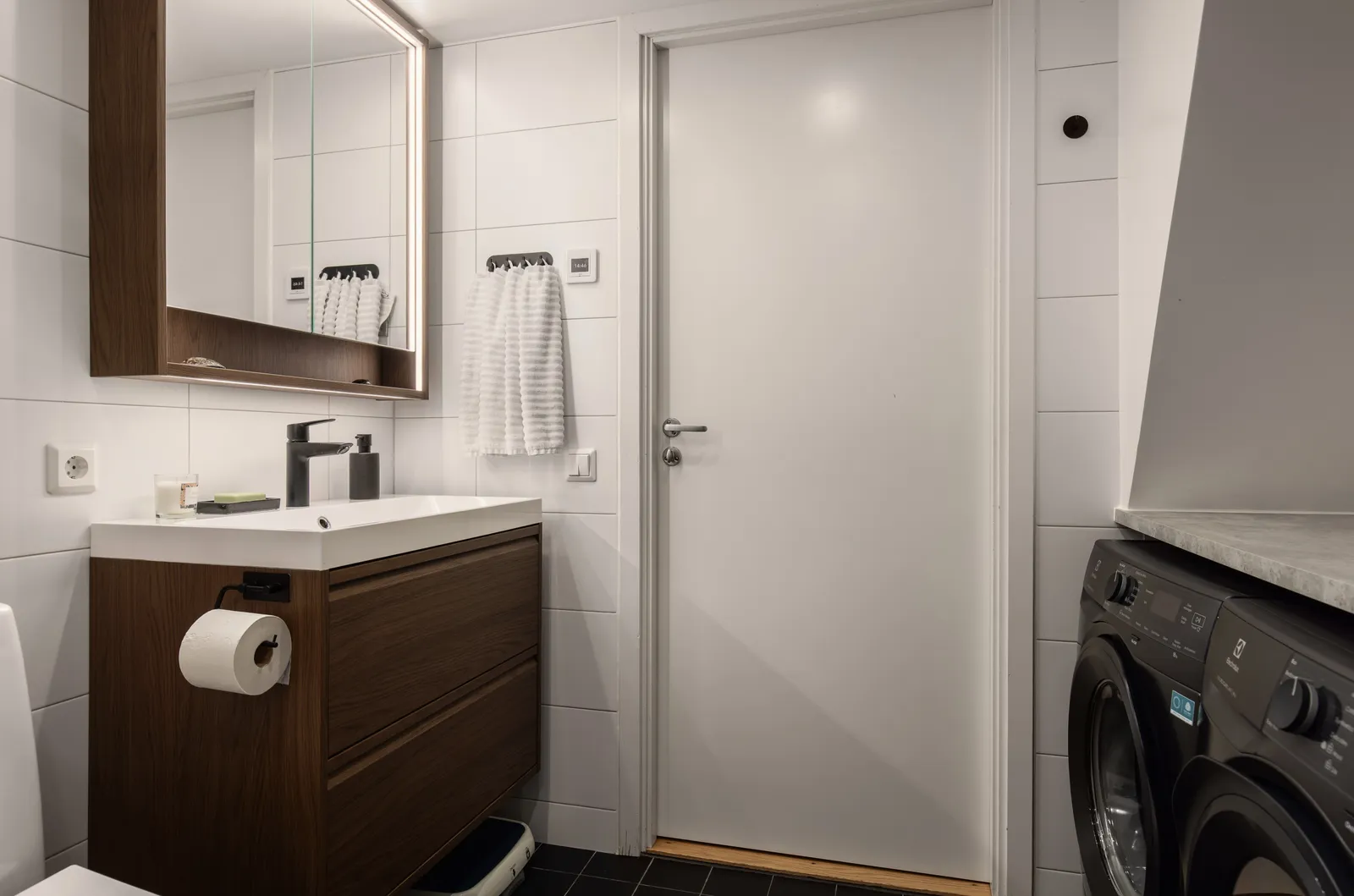 modern bathroom modern bathroom