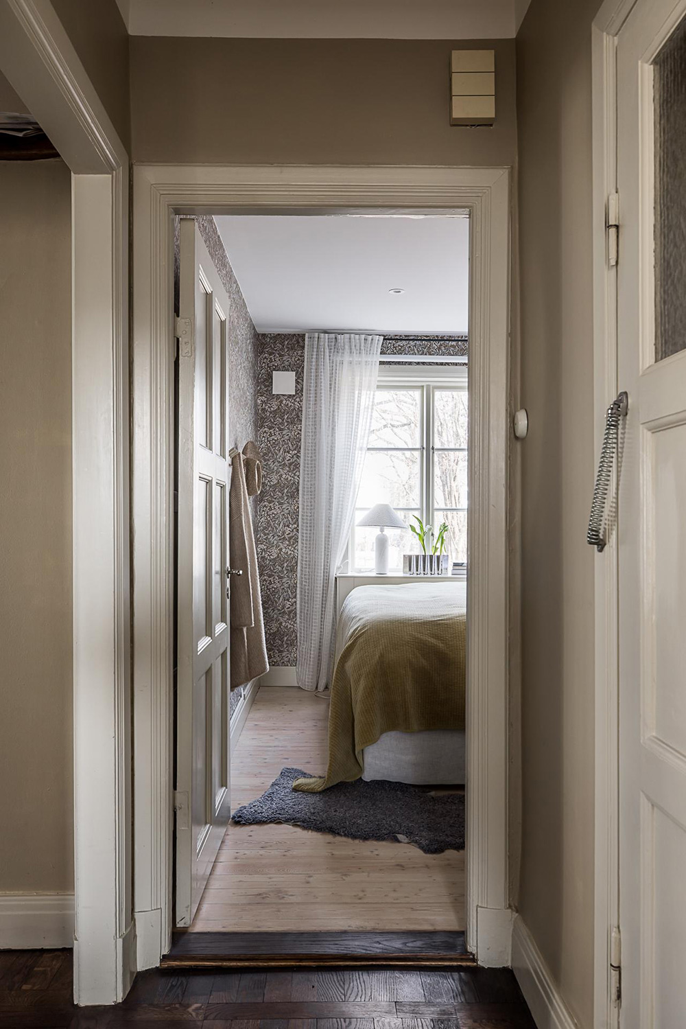 entryway and bedroom with wallpaper Scandinavian and contemporary decor 