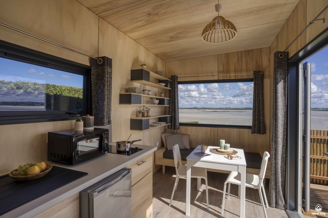 kitchen and dining room 18sqm French tiny house "L'indépendante" by Ideal Tiny