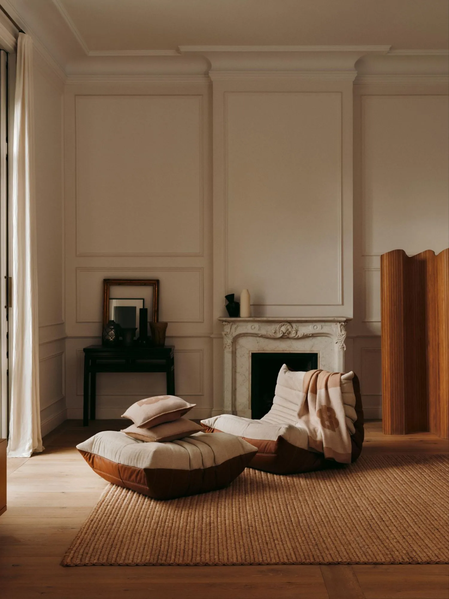 Canapé Togo x Hugo Boss Ligne Roset Canapé Togo x Hugo Boss Ligne Roset