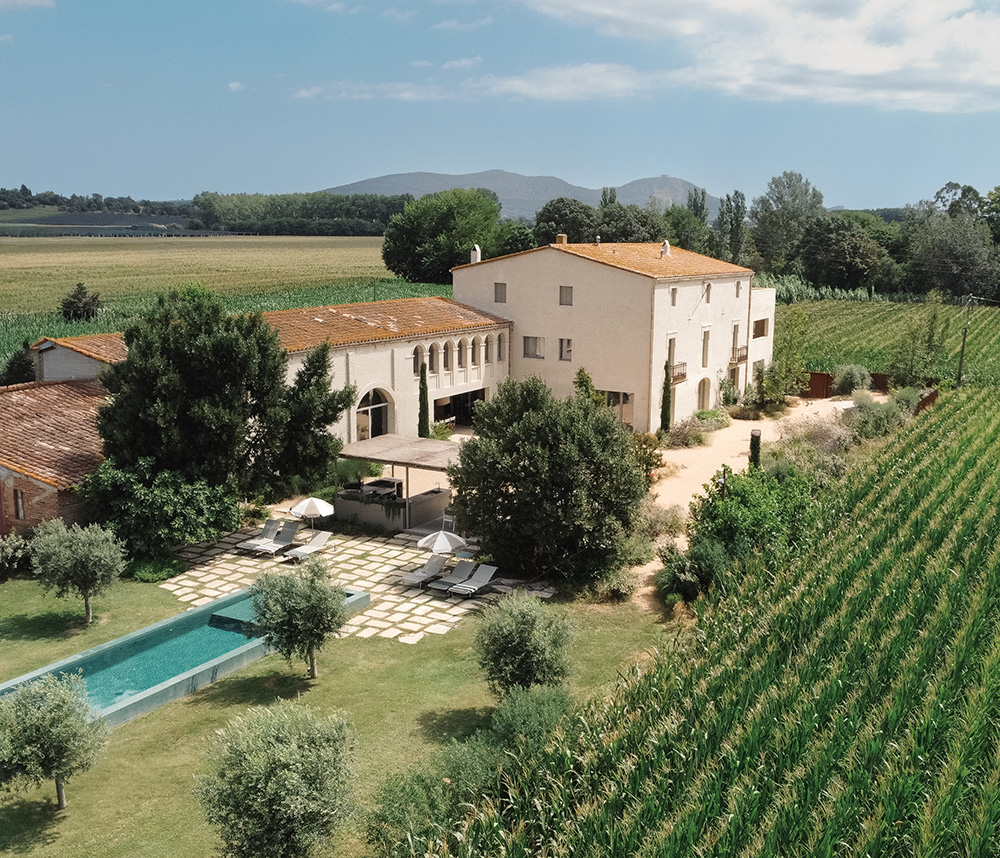 Mediterranean elegance in a family home in Spain