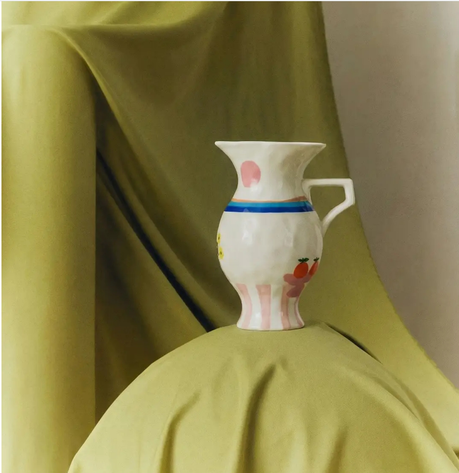 carafe émaillée collection Monoprix x Ben Arpéa