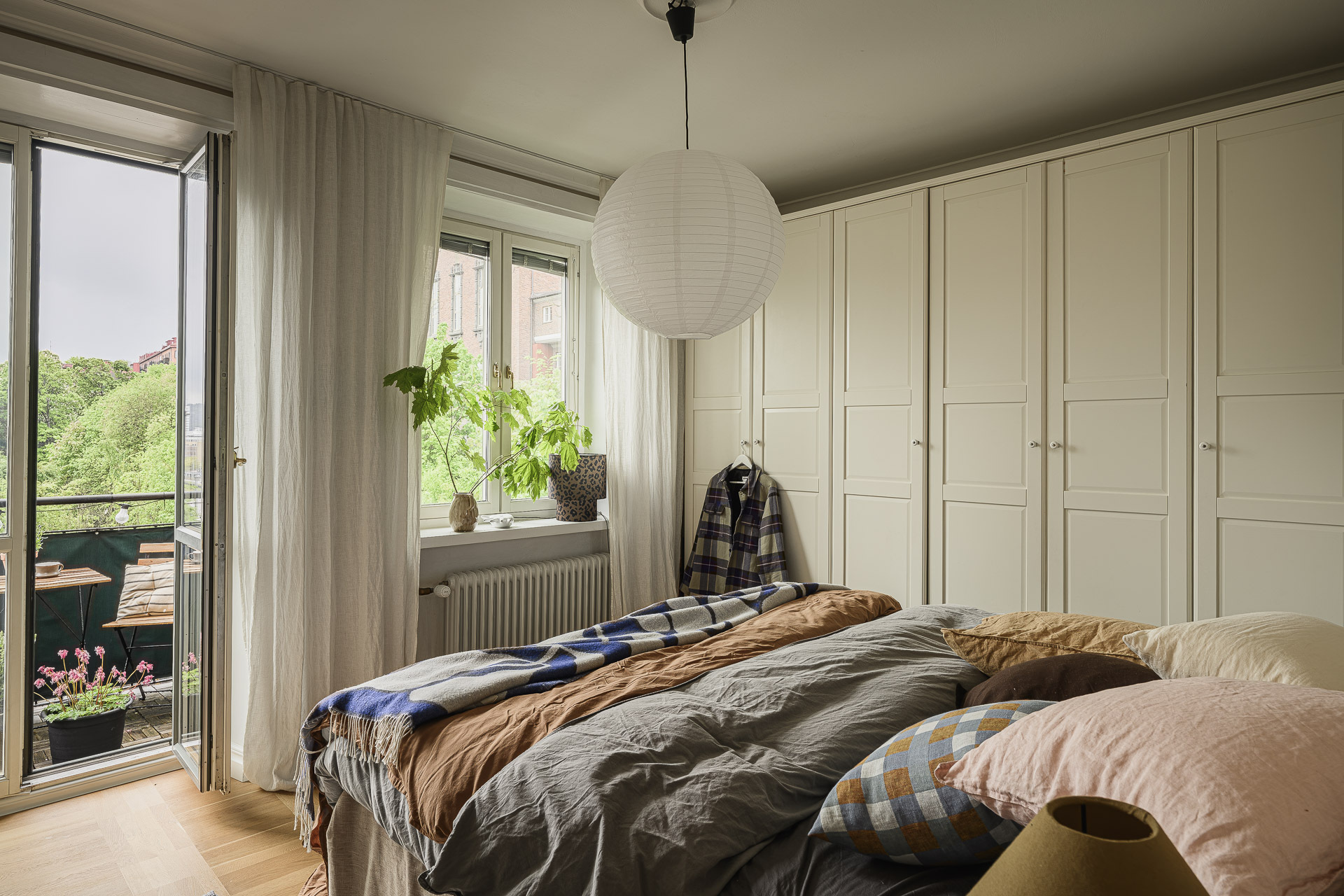 bedroom with balcony period apartment Sweden bedroom with balcony period apartment Sweden