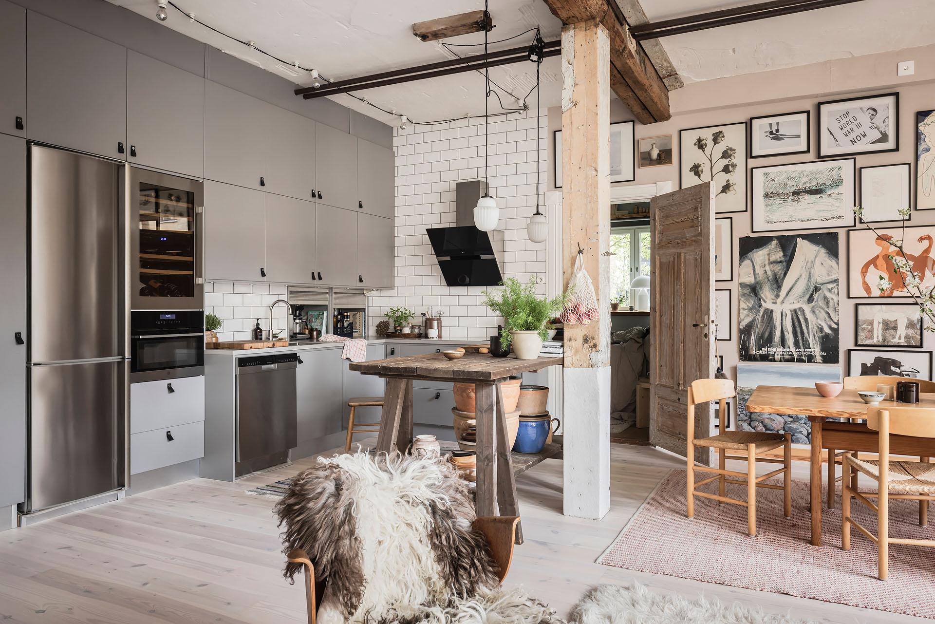 open gray kitchen and living room with old beams 80sqm apartment Scandinavian decor open gray kitchen and living room with old beams 80sqm apartment Scandinavian decor