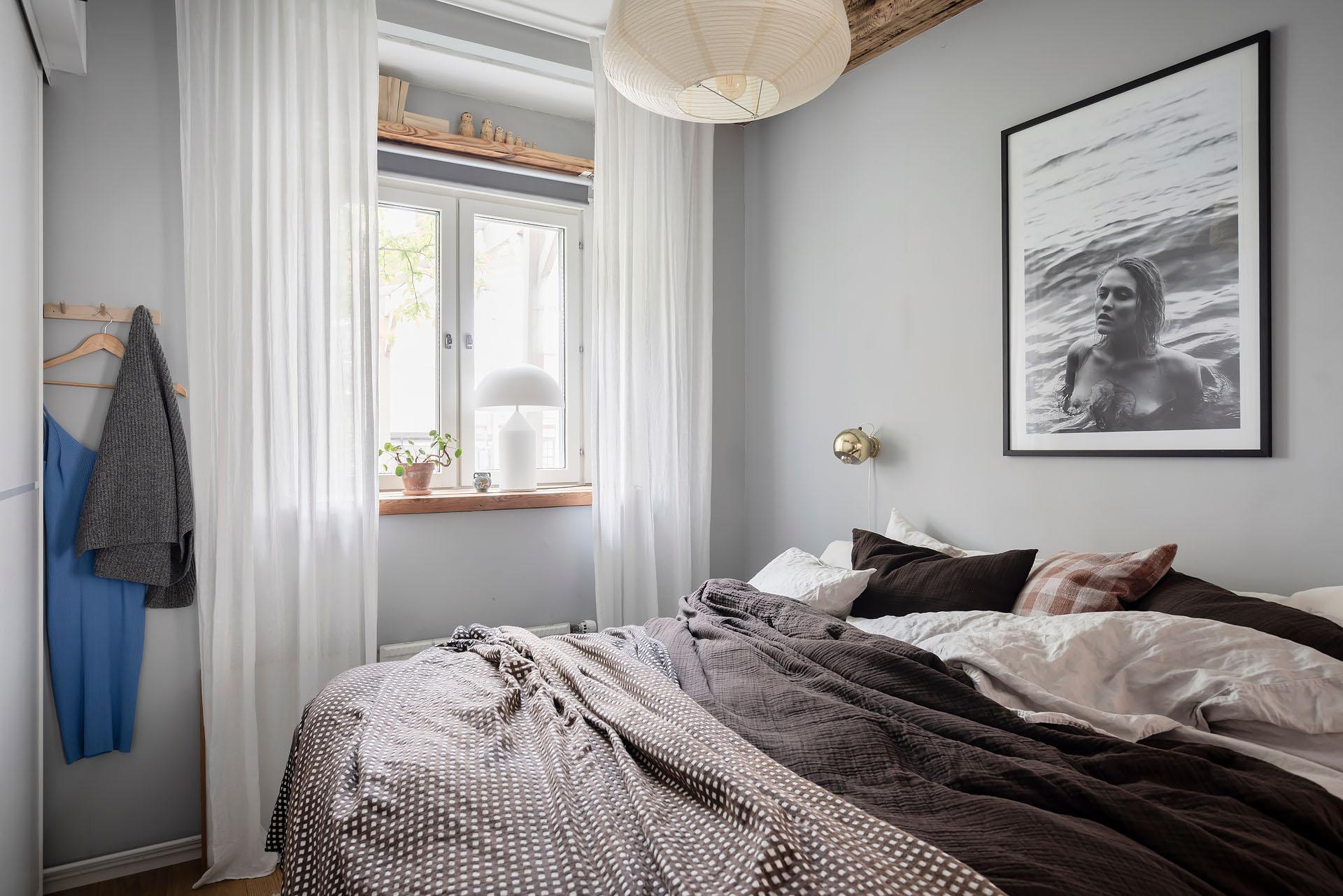 bedroom bedroom