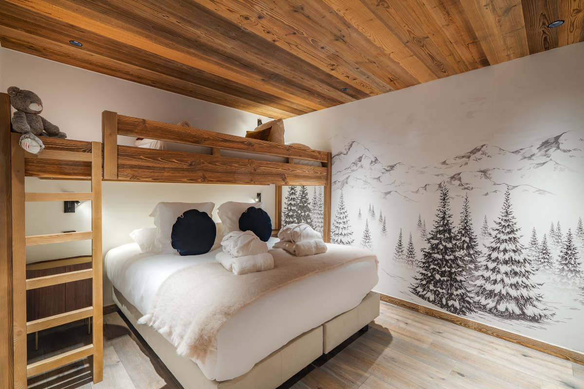 bedroom with wooden walls Méribel bedroom with wooden walls Méribel