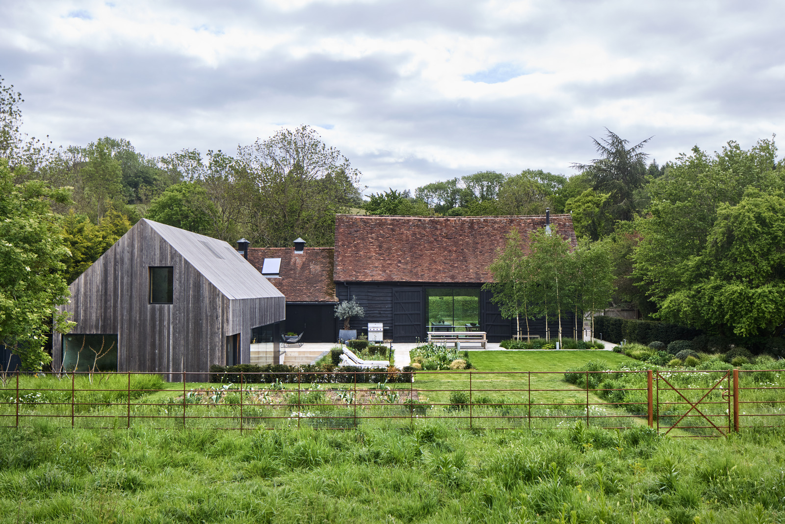 former English barn renovated and extended by architects