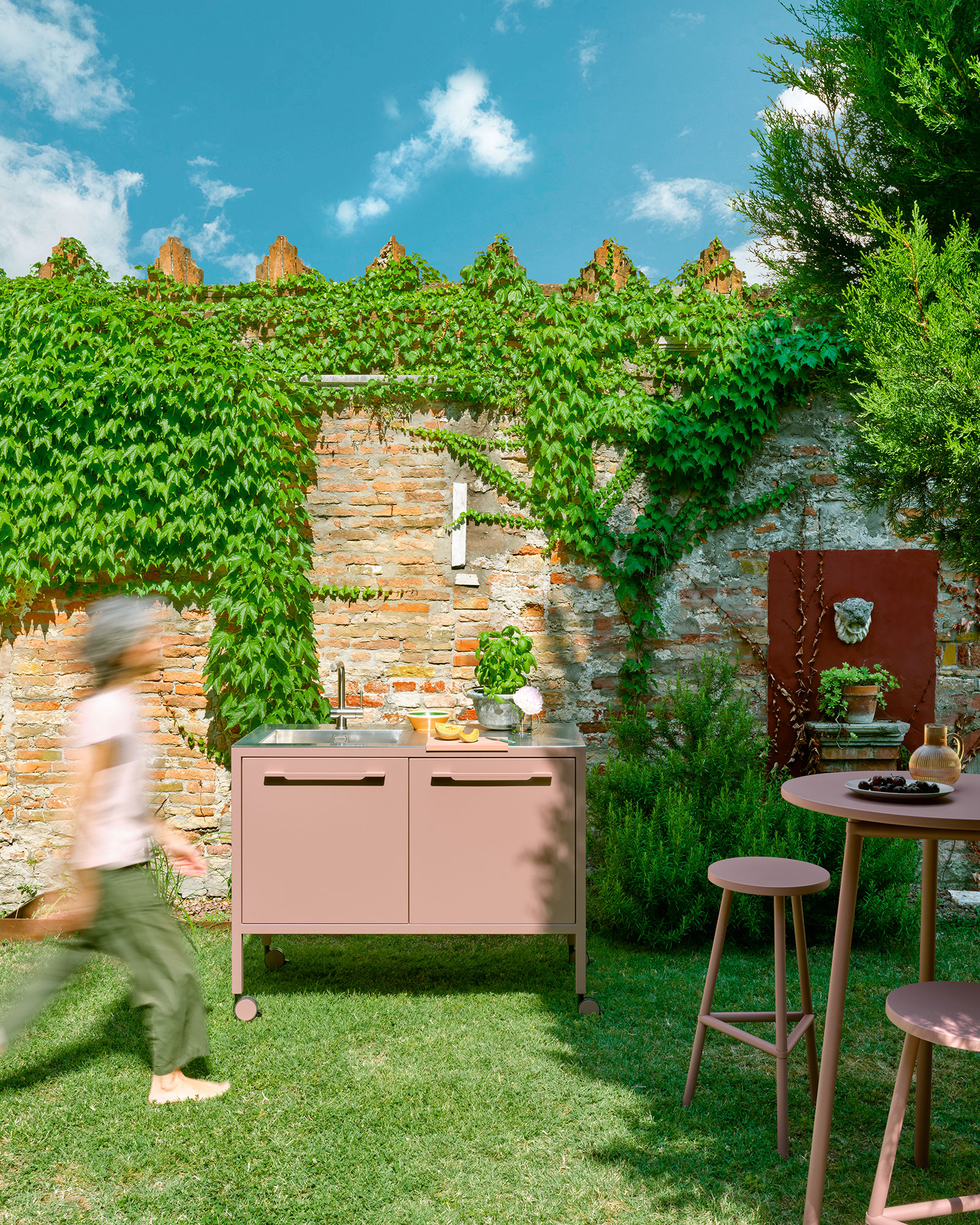 outdoor kitchen in town garden Casa della Sensa outdoor kitchen in town garden Casa della Sensa
