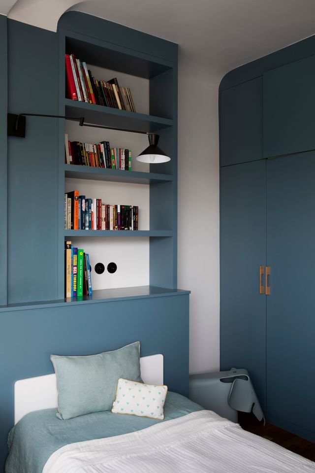 blue teen bedroom contemporay decor Photo: ©Pauline Legoff blue teen bedroom contemporay decor Photo: ©Pauline Legoff