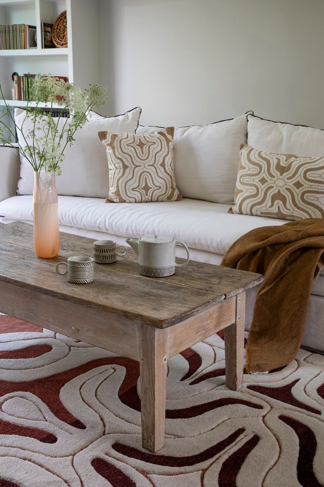 living room contemporay decor 1930s house renovated near Paris Photo: ©Pauline Legoff living room contemporay decor 1930s house renovated near Paris Photo: ©Pauline Legoff