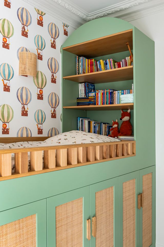 child bedroom with wallpaper Photo: ©Julien Pepy child bedroom with wallpaper Photo: ©Julien Pepy