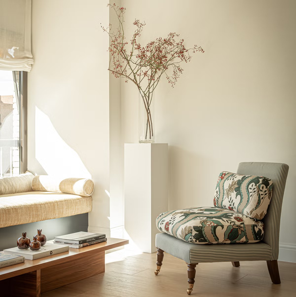 living room contemporary decor apartement in central Madrid living room contemporary decor apartement in central Madrid