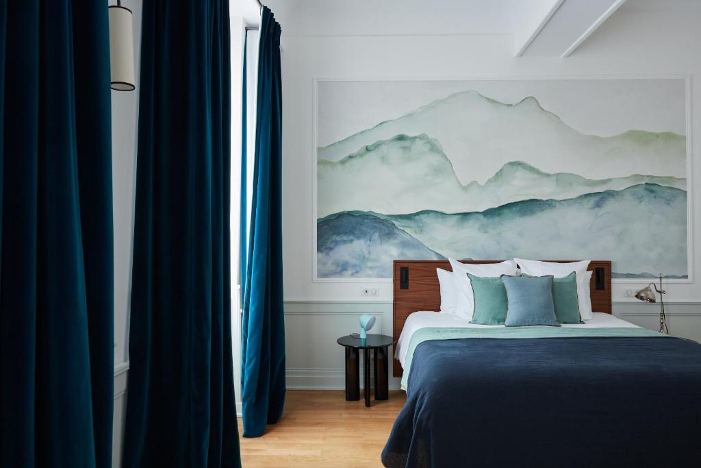 blue bedroom 18th-century house France Arbois Jura La Closerie des Capucines