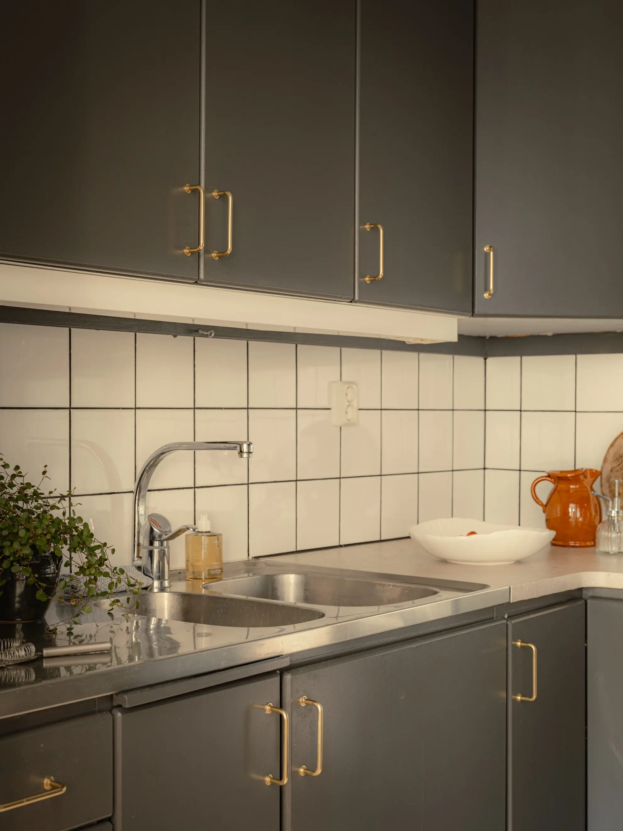 grey kitchen