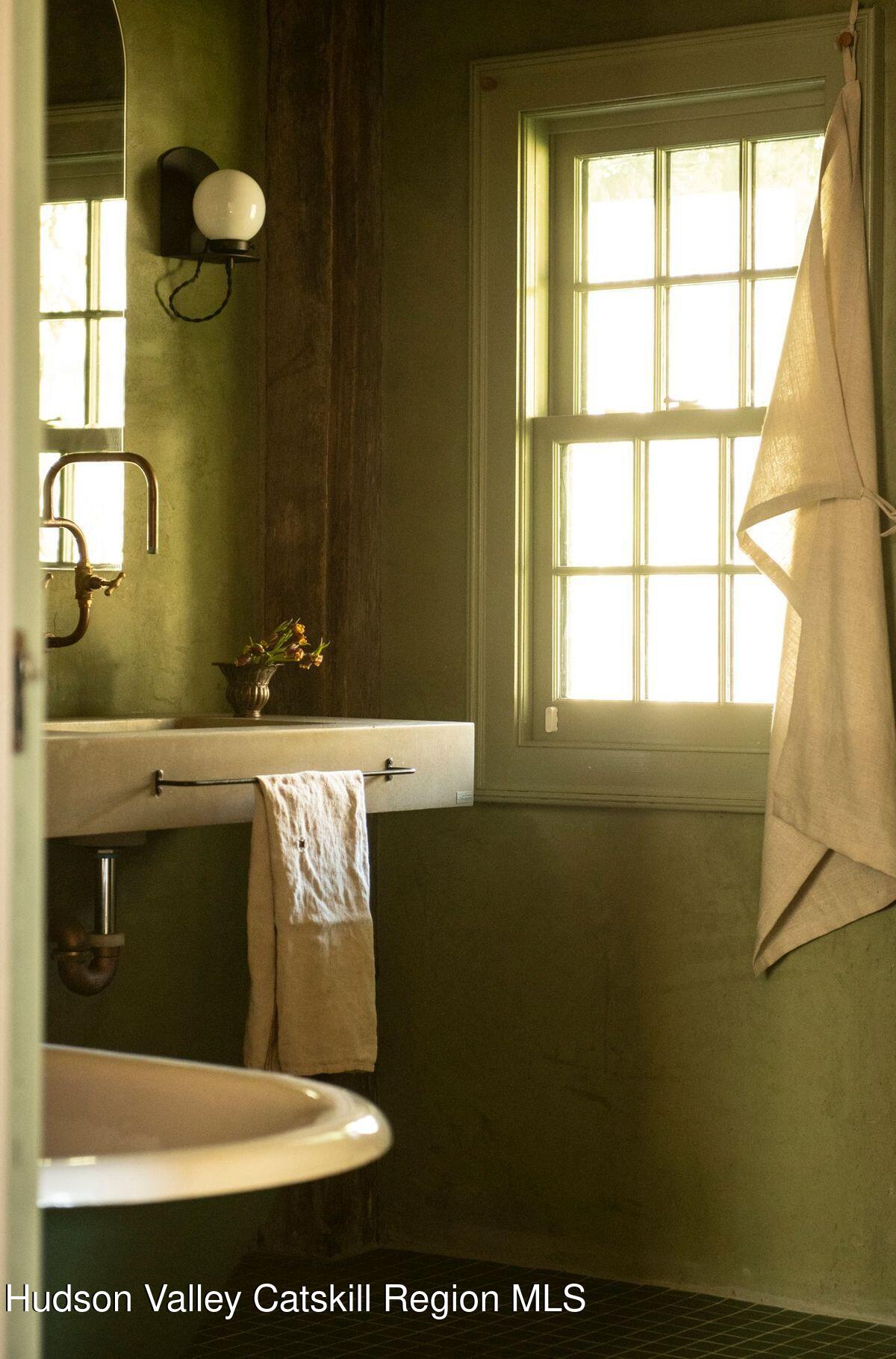 green bathroom period house Garrett Stickles House green bathroom period house Garrett Stickles House