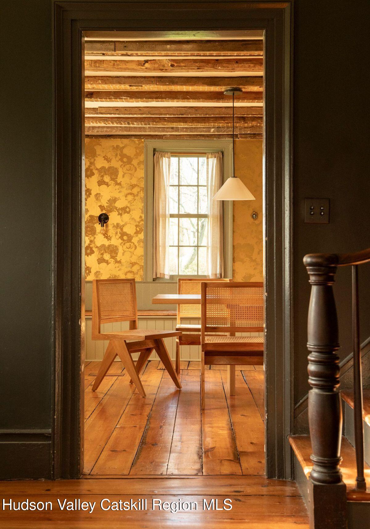 dining room with wallpaper Garrett Stickles House dining room with wallpaper Garrett Stickles House