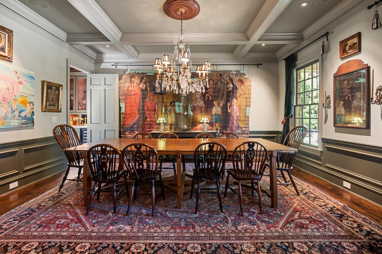 dining room Josh Brolin dining room Josh Brolin 's house in Atlanta
