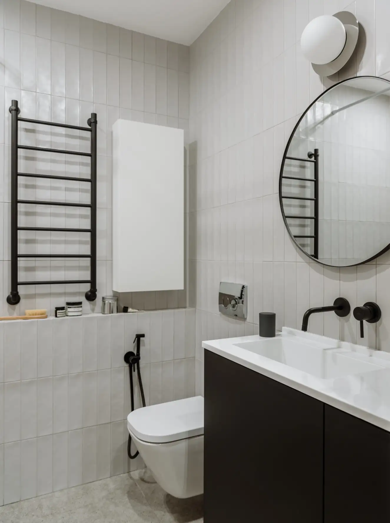 salle de bain moderne dans ancien studio de 35m2 transformé en deux-pièces décoration contemporaine