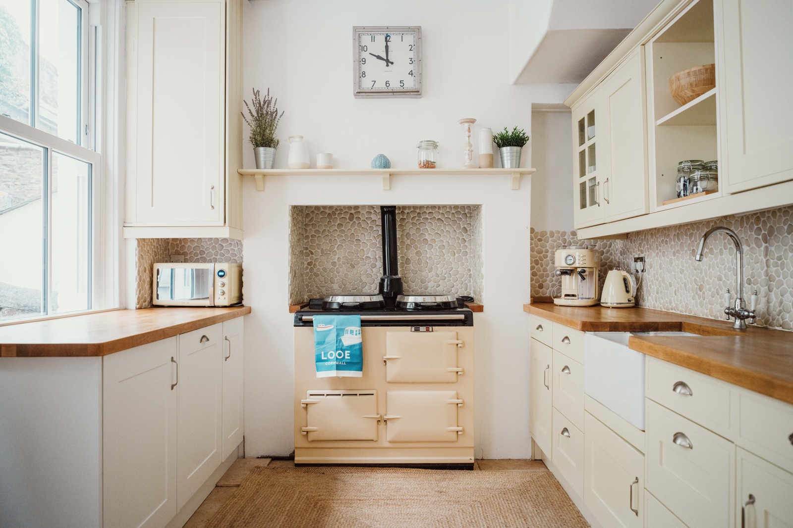 English kitchen retro feel with Aga 