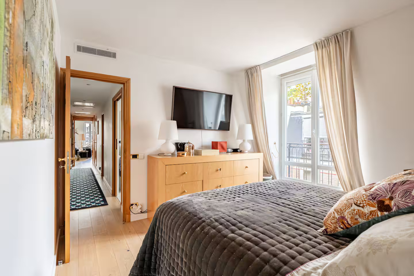 bedroom contemporary decor apartment Paris with rooftop and view on the Eiffel tower bedroom contemporary decor apartment Paris with rooftop and view on the Eiffel tower