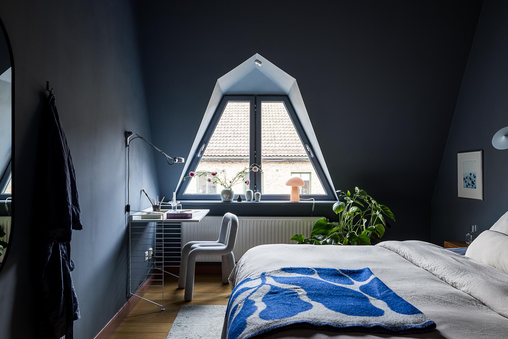 blue bedroom with String desk scandinavian decor apartment 