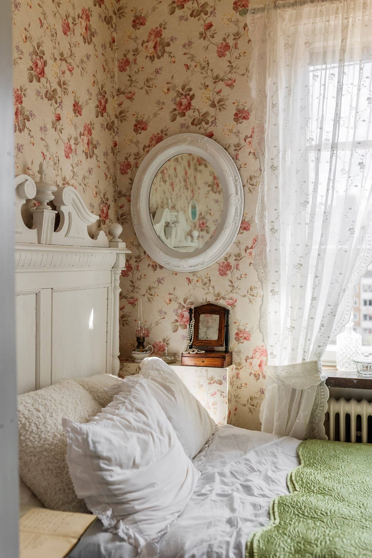 bedroom with floral wallpaper country chic style bedroom with floral wallpaper country chic style