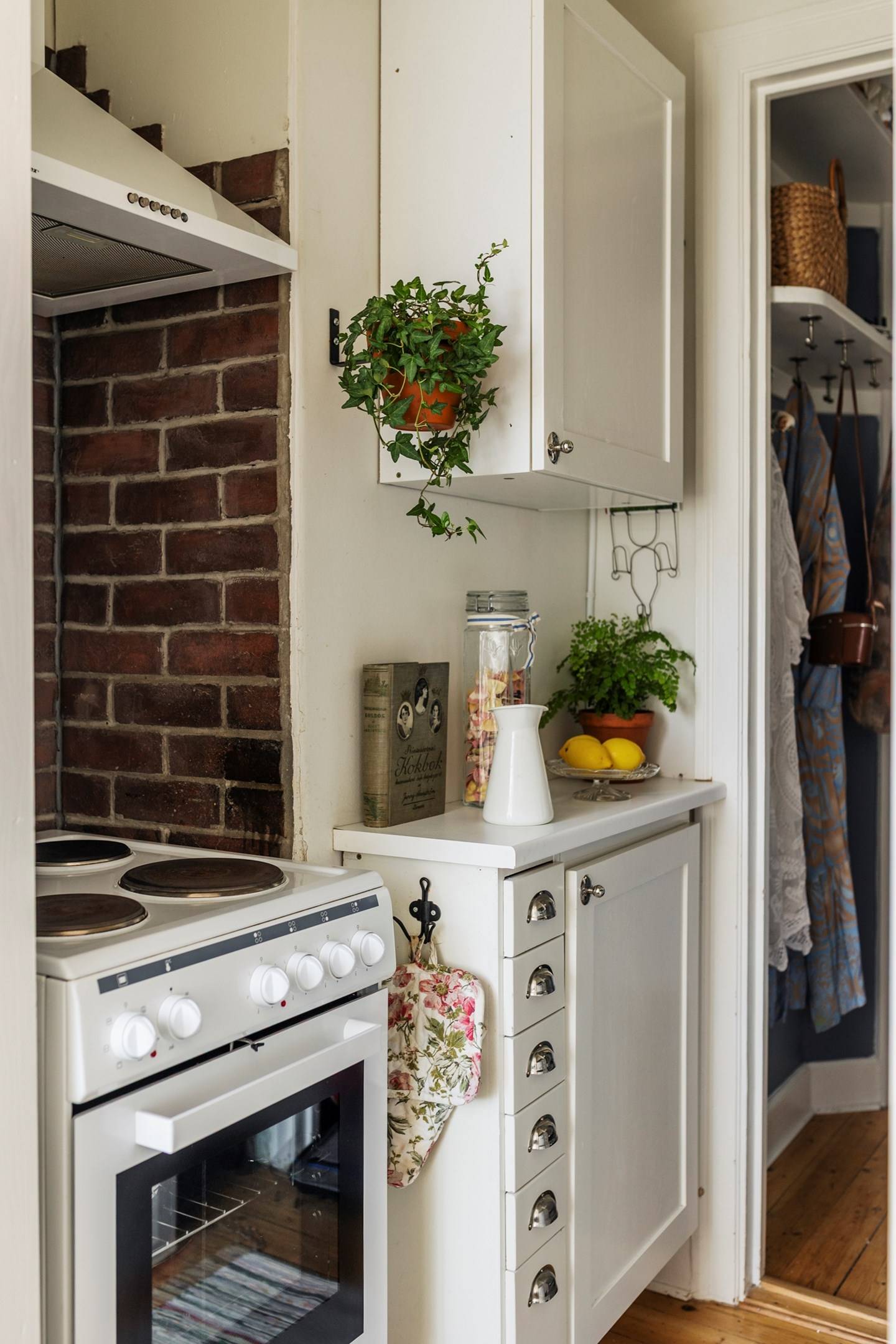 kitchen 30sqm apartment scandinavian decor country chic style kitchen 30sqm apartment scandinavian decor country chic style