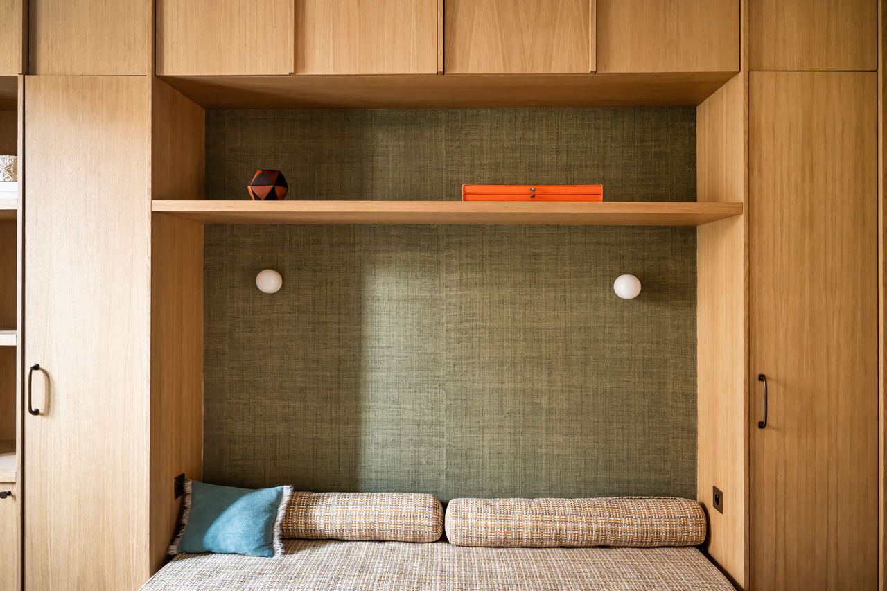 bedroom contemporary decor Photo: © Julien Pépy