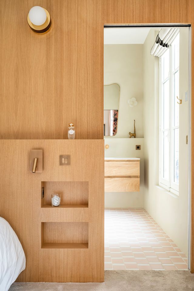 bedroom with bathroom Photo: © Julien Pépy