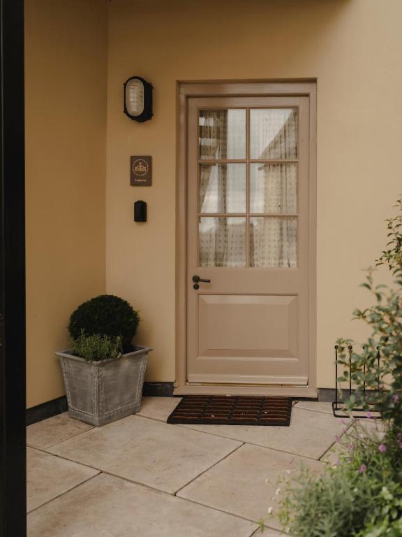 entrance door