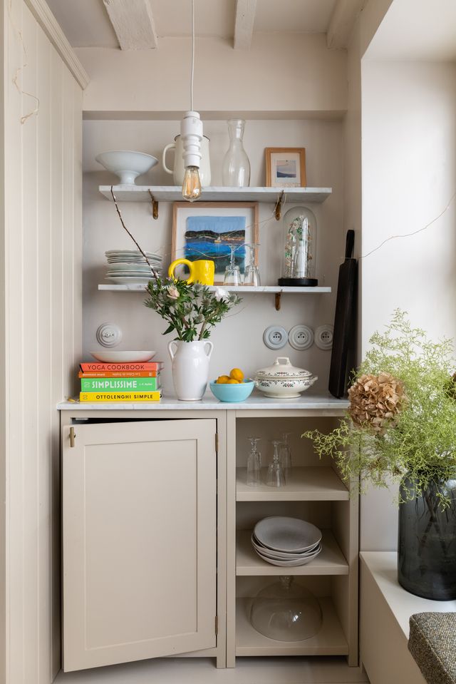 kitchen with beams rustic decor apartment in Paris Bastille Photo : © Agathe Tissier kitchen with beams rustic decor apartment in Paris Bastille Photo : © Agathe Tissier