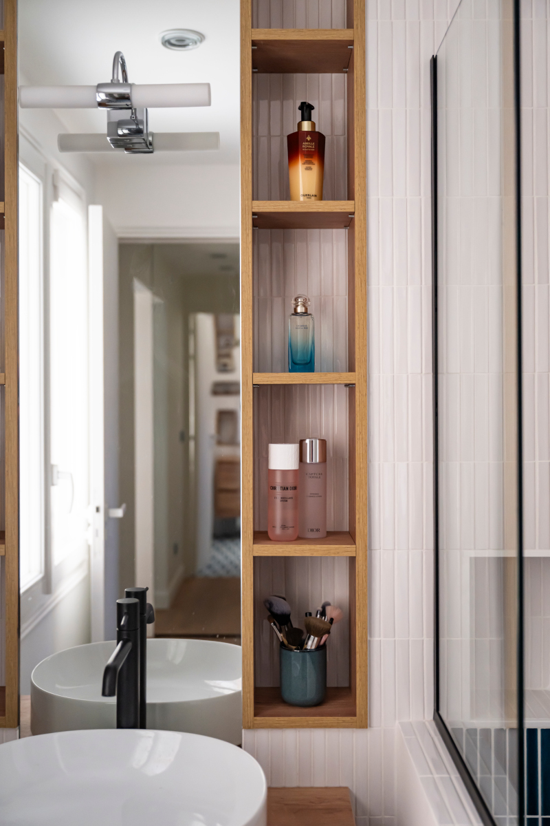 salle de bain appartement de 60m2 rénové à Paris Photo : ©Julien Pépy