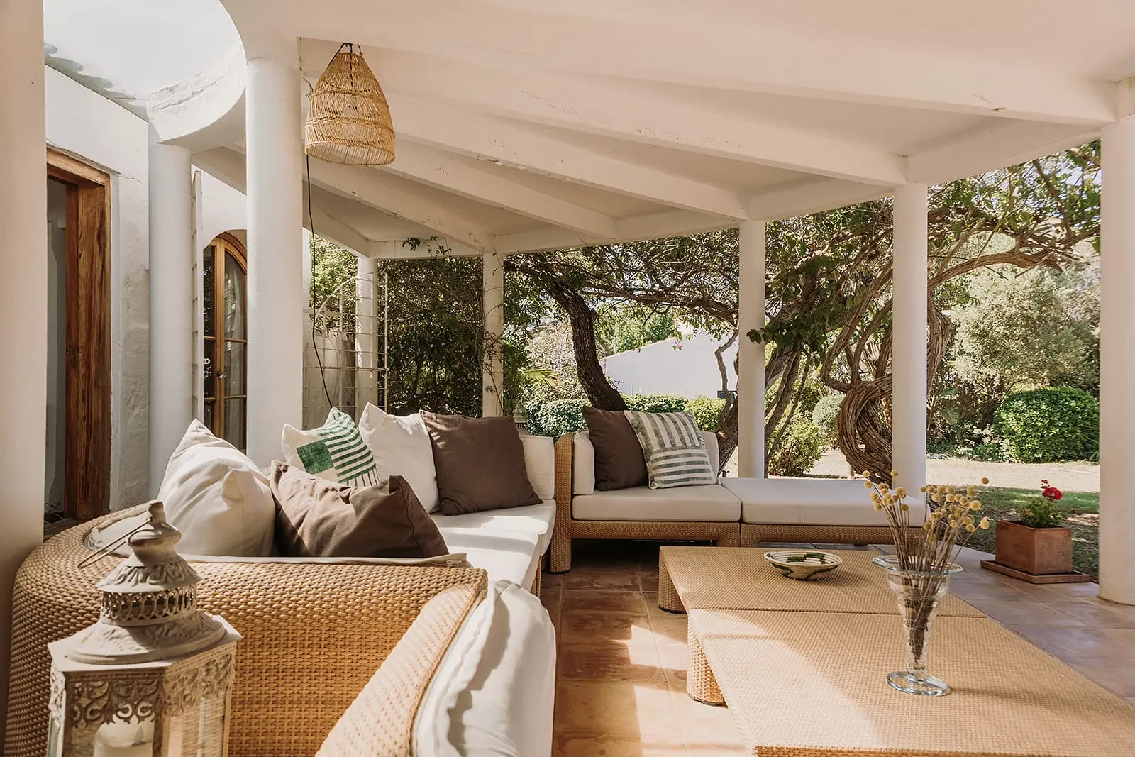 terrasse abritée finca du 19e siècle rénovée maison Minorque terrasse abritée finca du 19e siècle rénovée maison Minorque