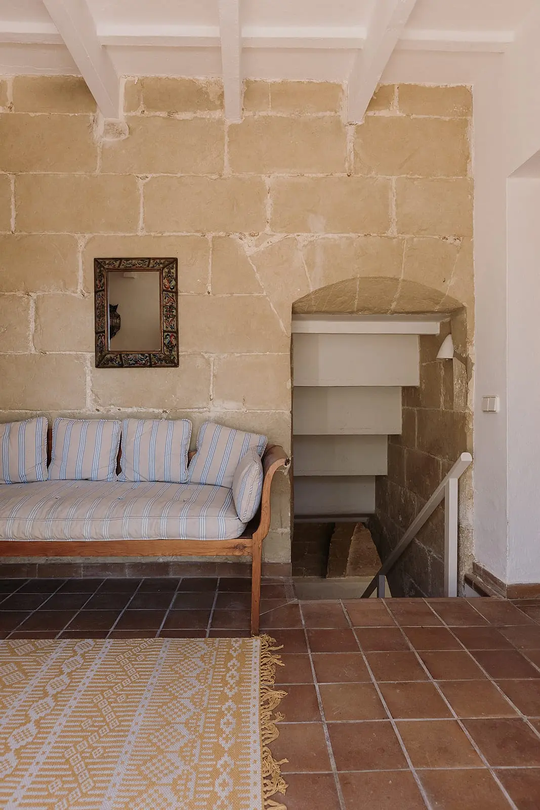 entrée mur en pierre finca du 19e siècle rénovée maison Minorque entrée mur en pierre finca du 19e siècle rénovée maison Minorque