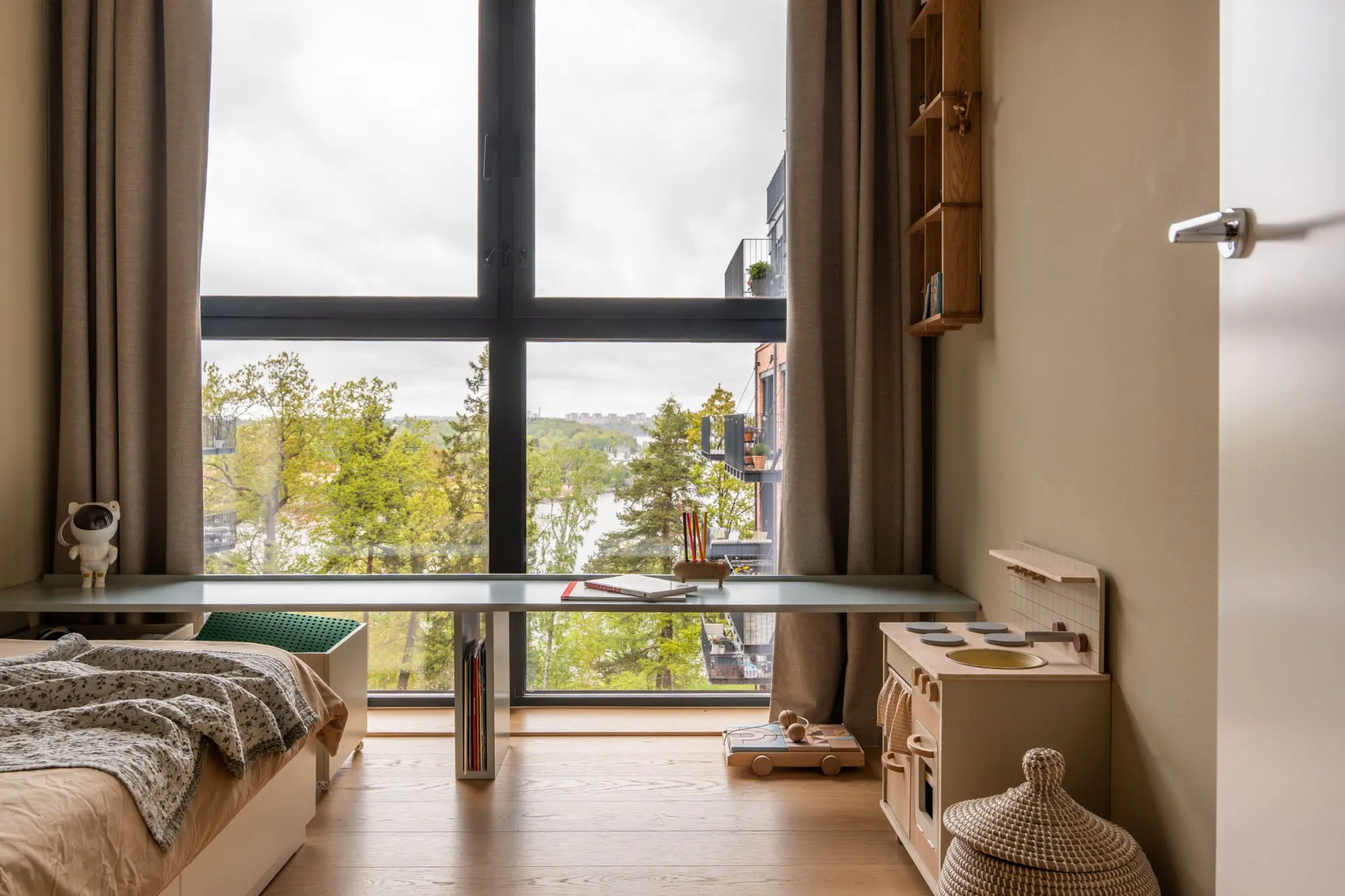 chambre enfant vue lac appartement 68m2 décoration contemporaine