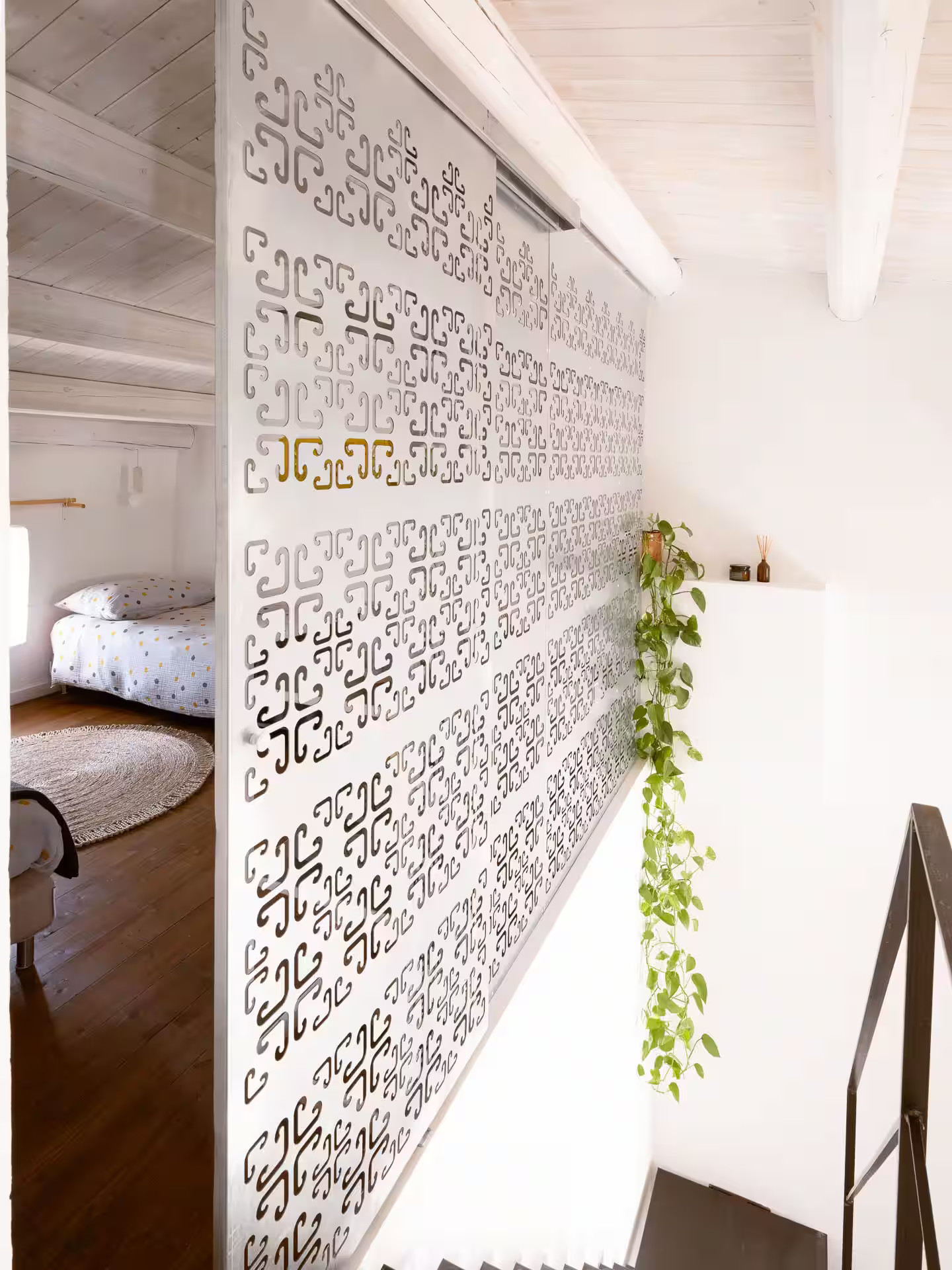 chambre sur mezzanine décoration contemporaine duplex en Sicile Baglio Cappello 