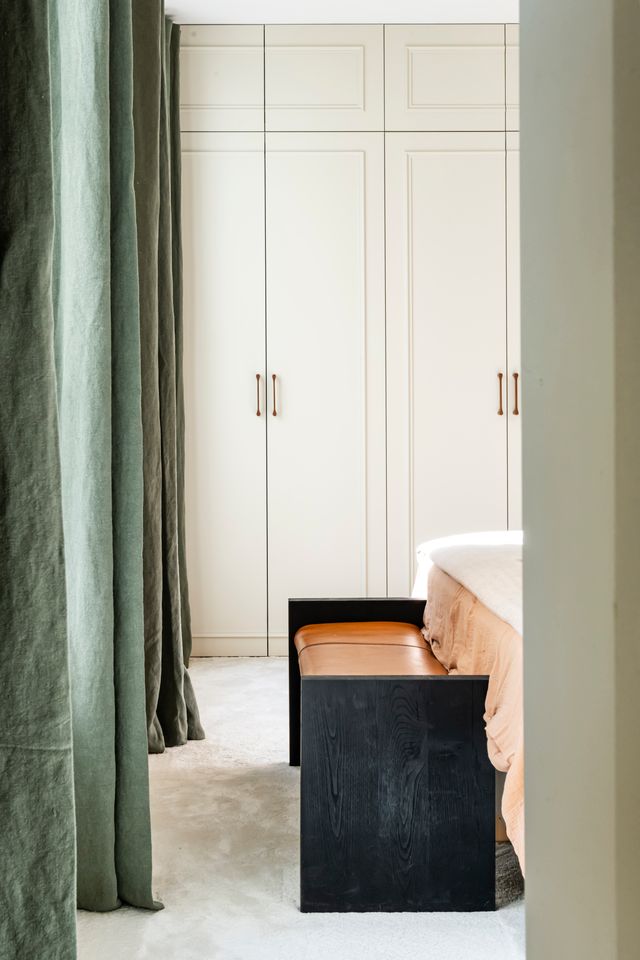 bedroom contemporary decor Photo: ©Julien Pépy bedroom contemporary decor Photo: ©Julien Pépy