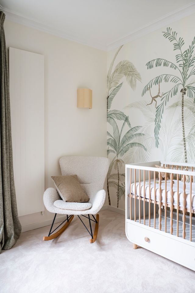 chambre bébé papier-peint panoramique décoration contemporaine appartement Paris Photo : ©Julien Pépy