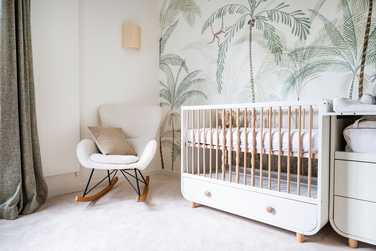 chambre bébé papier-peint panoramique décoration contemporaine appartement Paris Photo : ©Julien Pépy