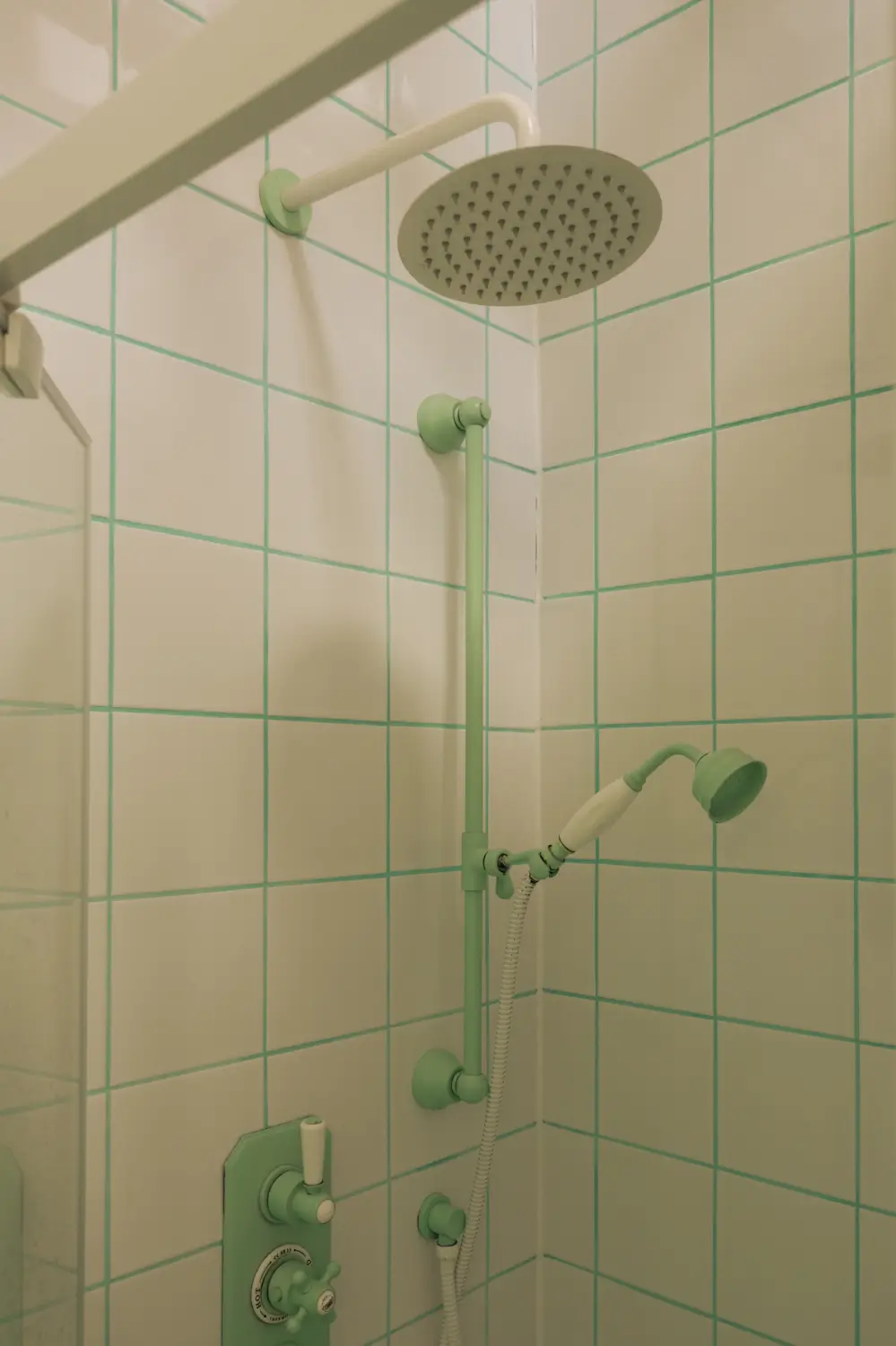 salle de bain blanche avec joints verts salle de bain blanche avec joints verts