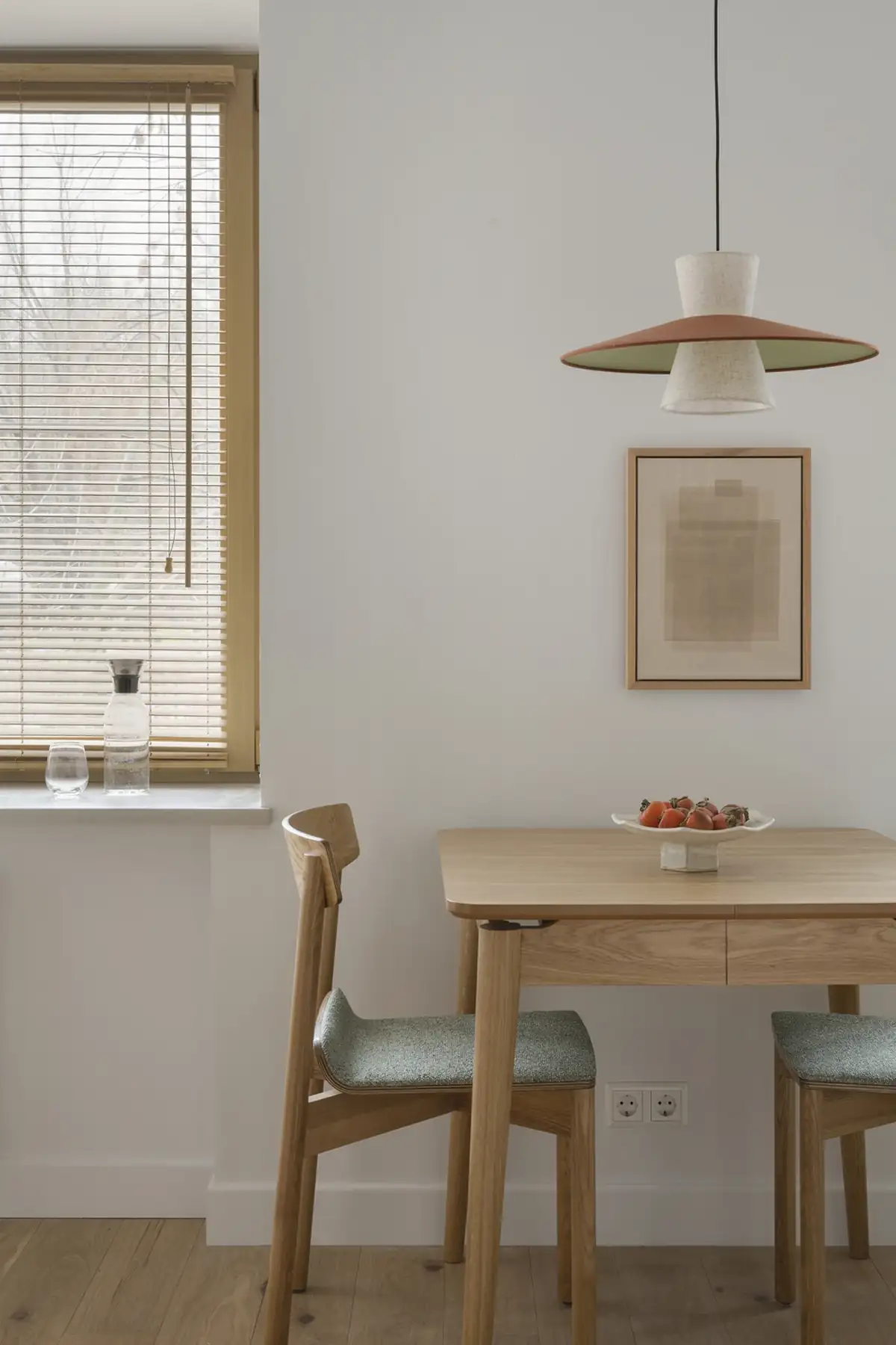 dining room contemporary and natural decor one-bedroom apartement 32sqm dining room contemporary and natural decor one-bedroom apartement 32sqm