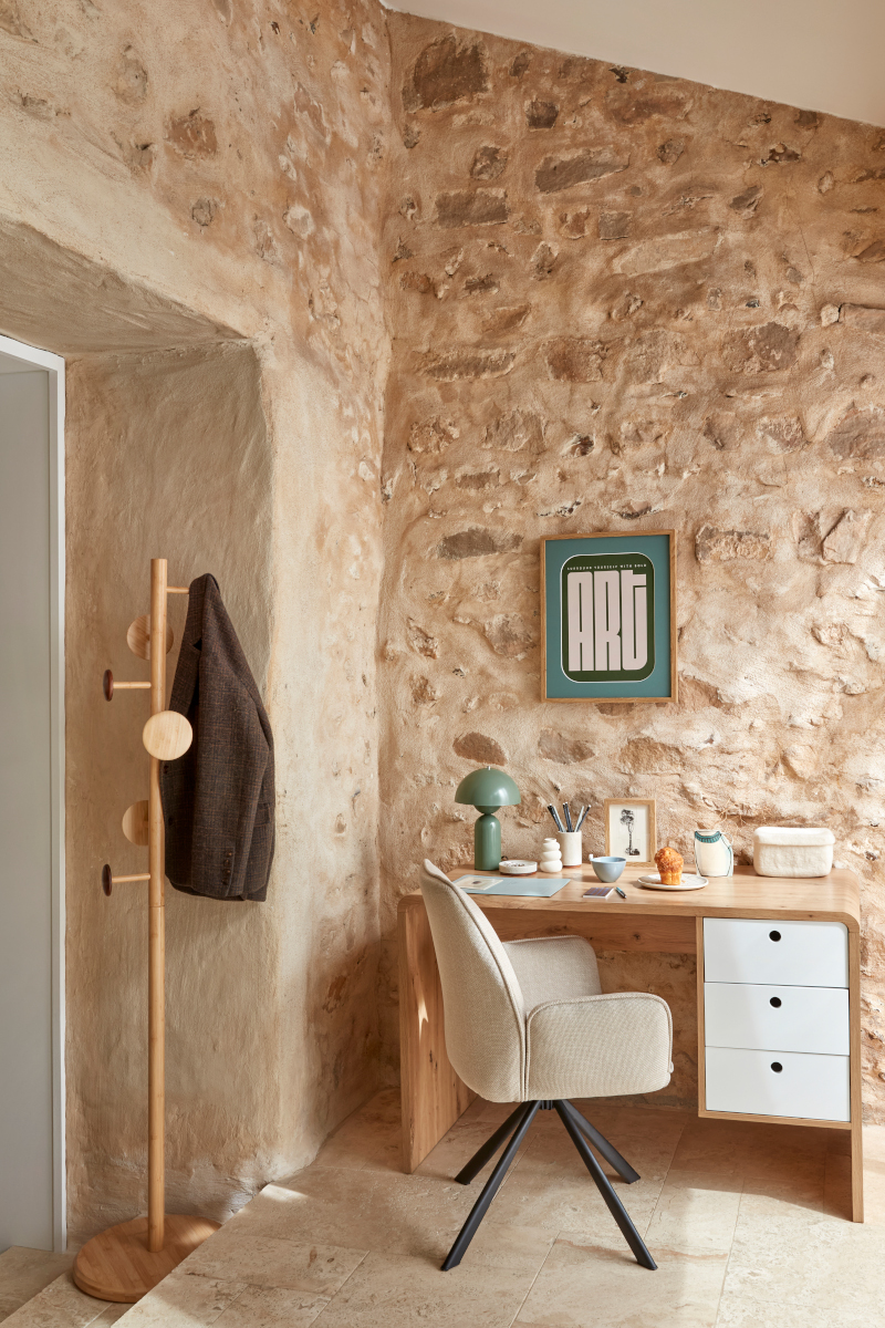espace bureau murs de pierre nouvelle collection But automne hiver 2026 espace bureau murs de pierre nouvelle collection But automne hiver 2026